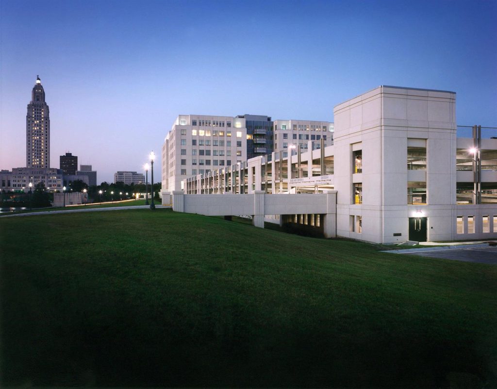 baton rouge skyline with state capitol in background