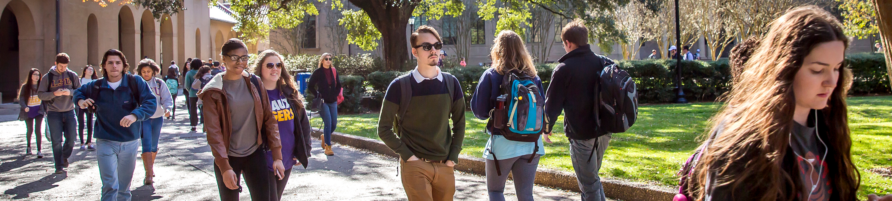 Students walking to class on LSU campus